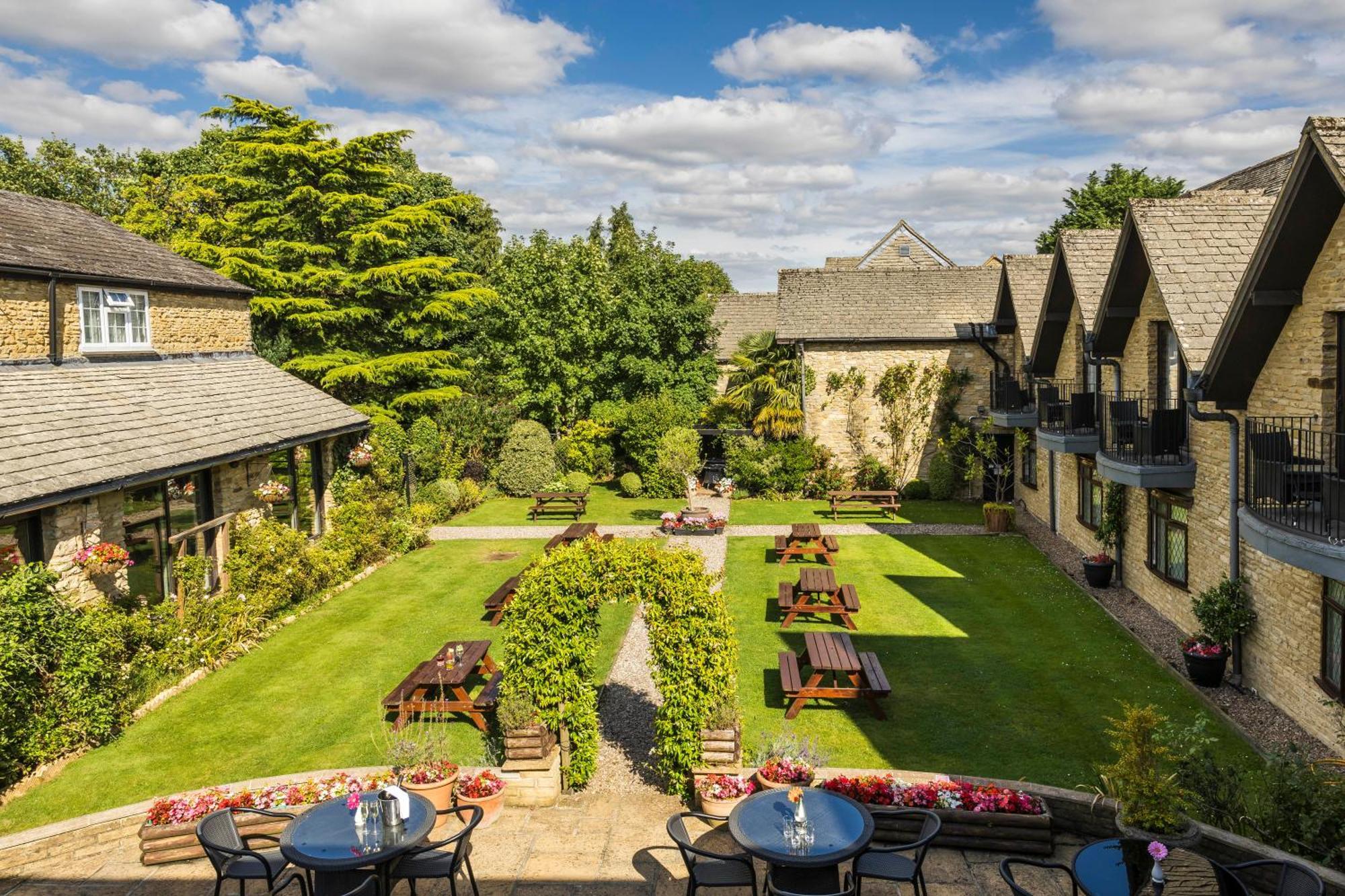The Holt Hotel 3*
