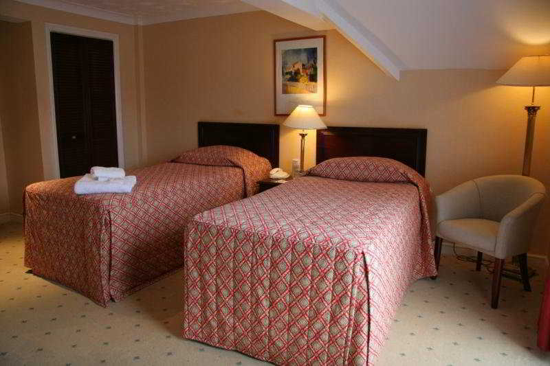 The Holt Hotel 3*